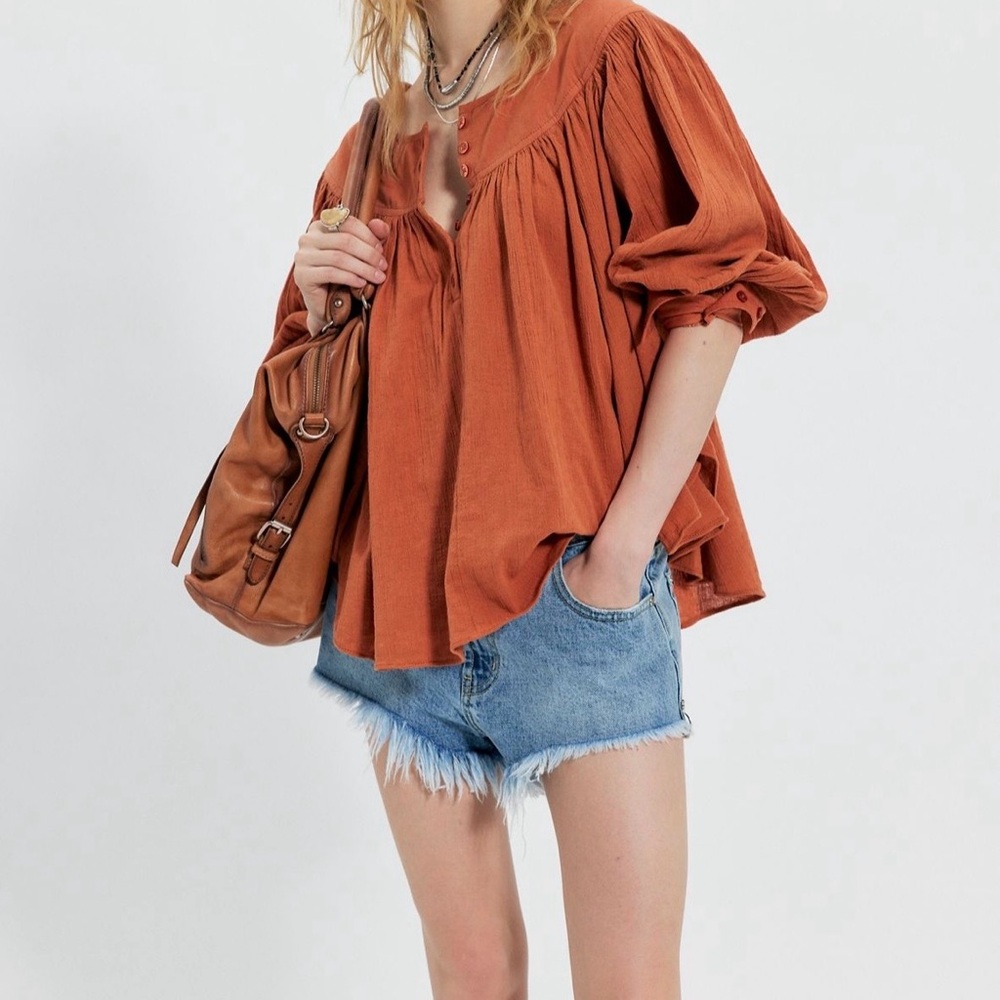 We the Free “Malibu” crinkle top, XS, NWOT